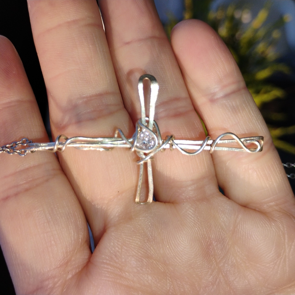 Elegant Silver  Tone Cross Pendant Necklace